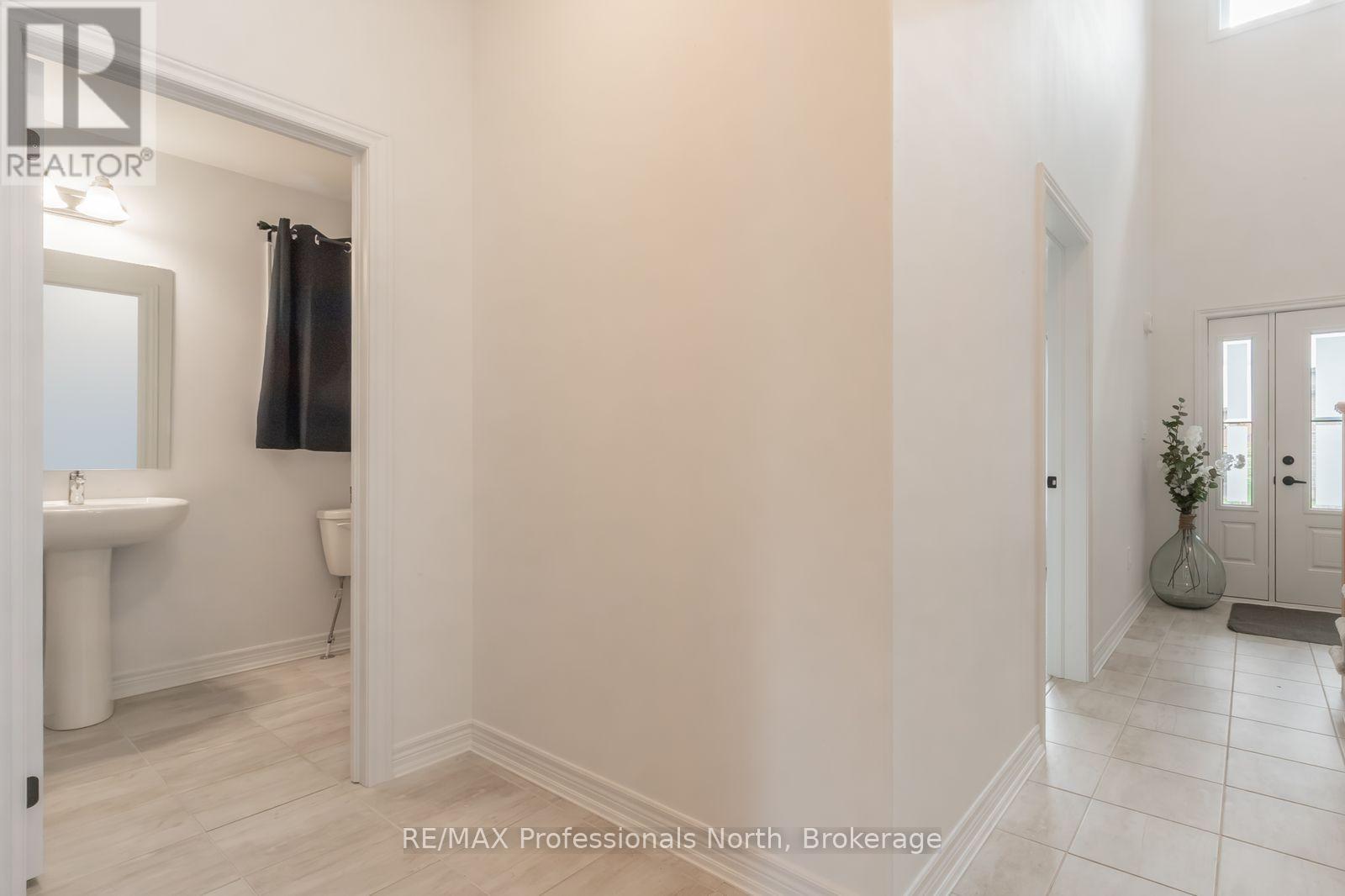 75 Eaglecrest Avenue Property Photo 8
