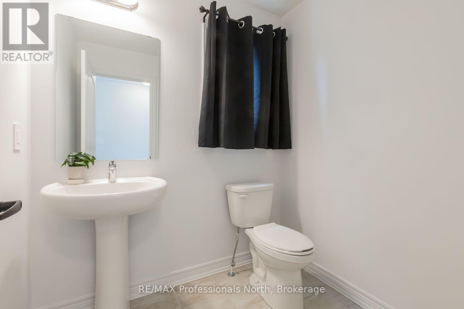 75 Eaglecrest Avenue Property Photo 9