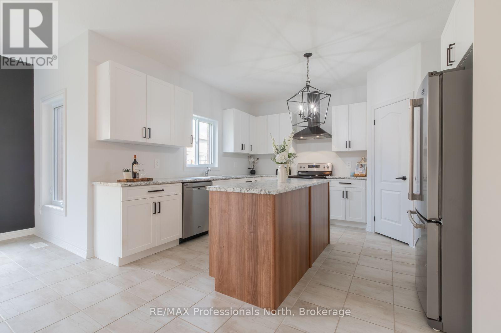 75 Eaglecrest Avenue Property Photo 14
