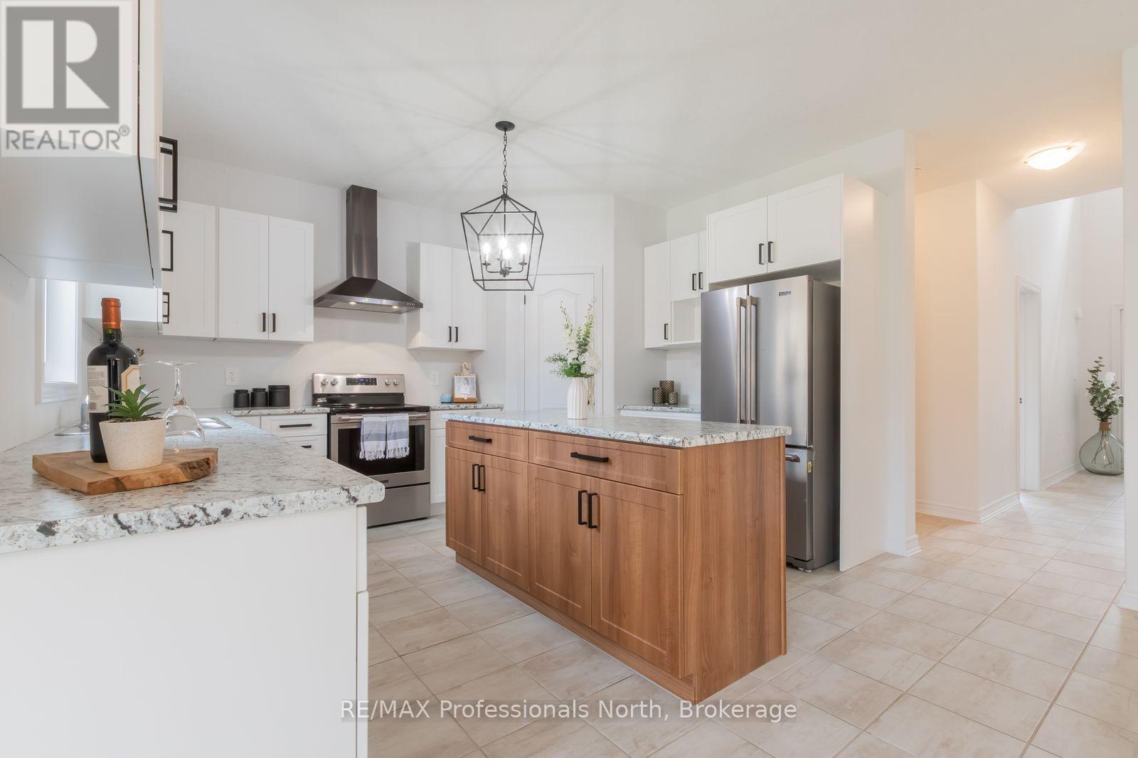 75 Eaglecrest Avenue Property Photo 15