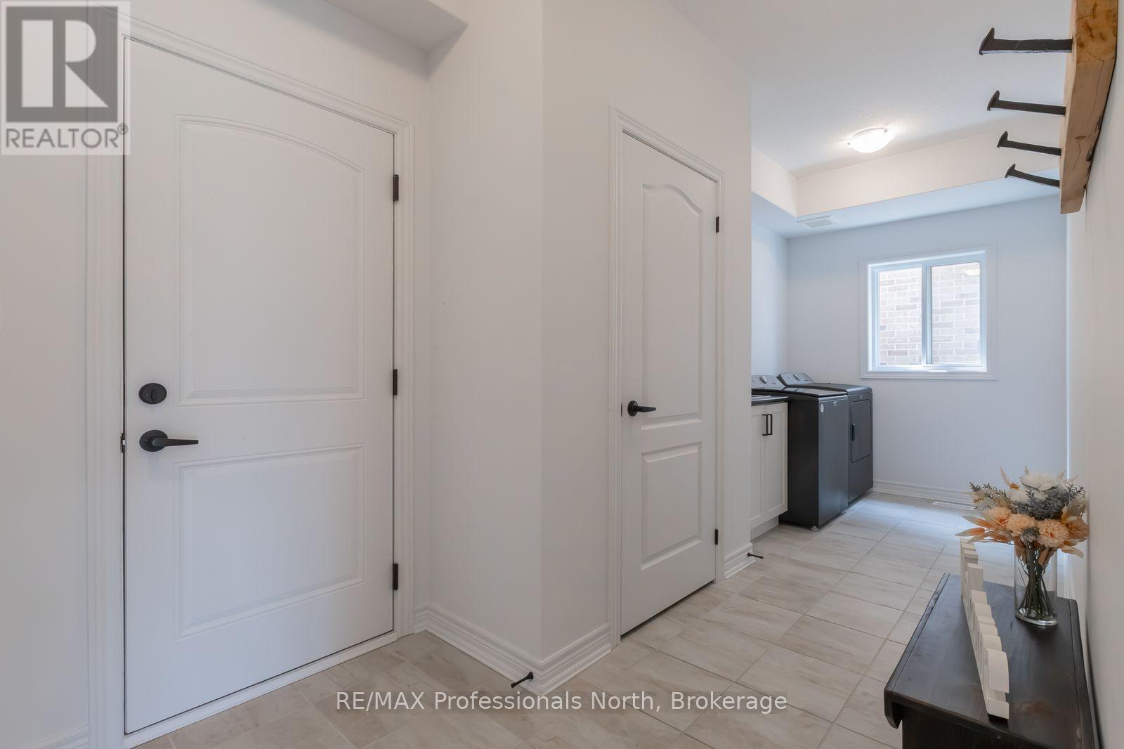 75 Eaglecrest Avenue Property Photo 18