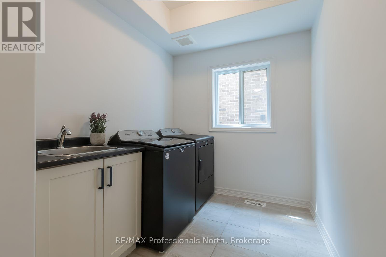 75 Eaglecrest Avenue Property Photo 19