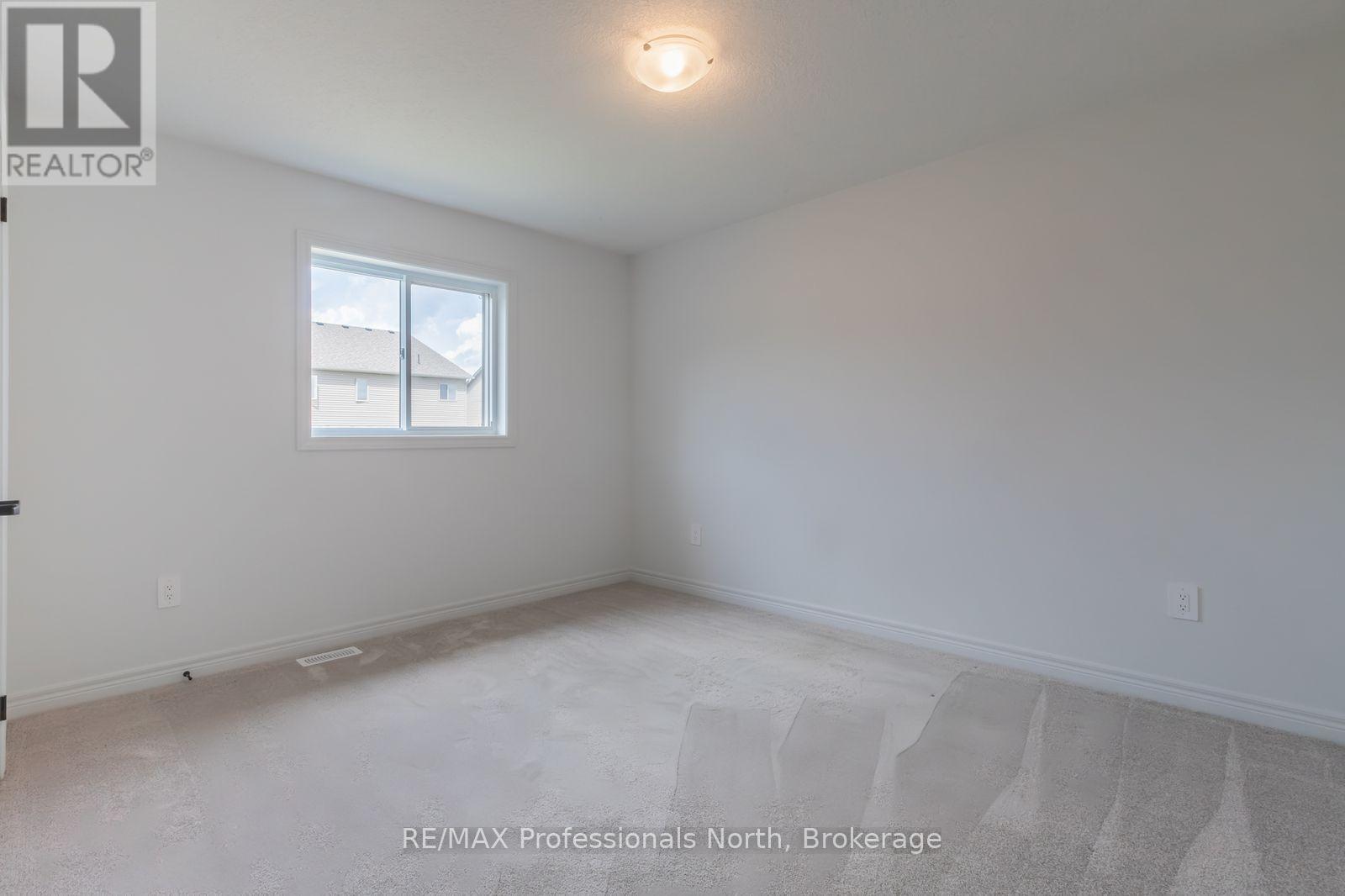 75 Eaglecrest Avenue Property Photo 24