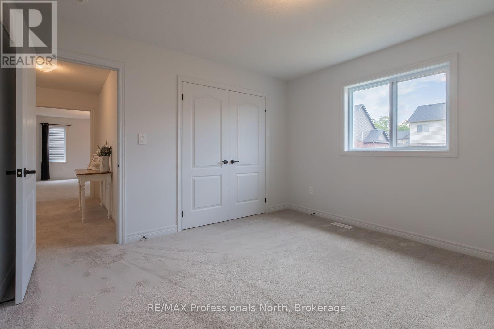 75 Eaglecrest Avenue Property Photo 25