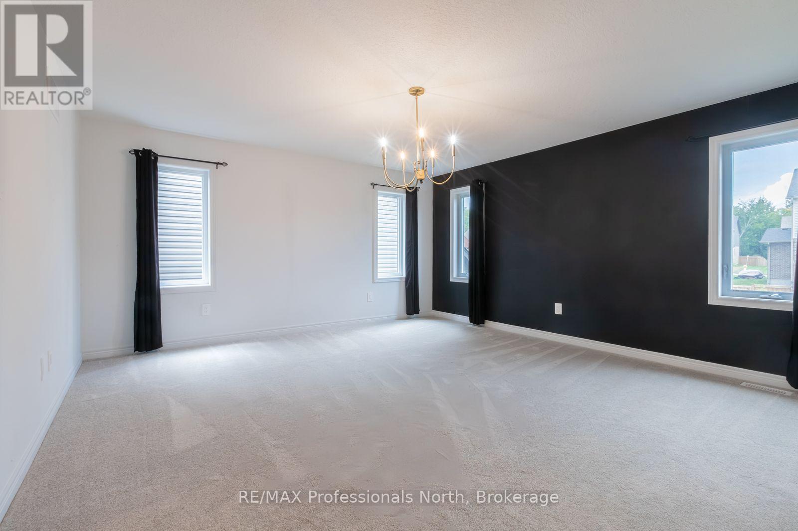 75 Eaglecrest Avenue Property Photo 26