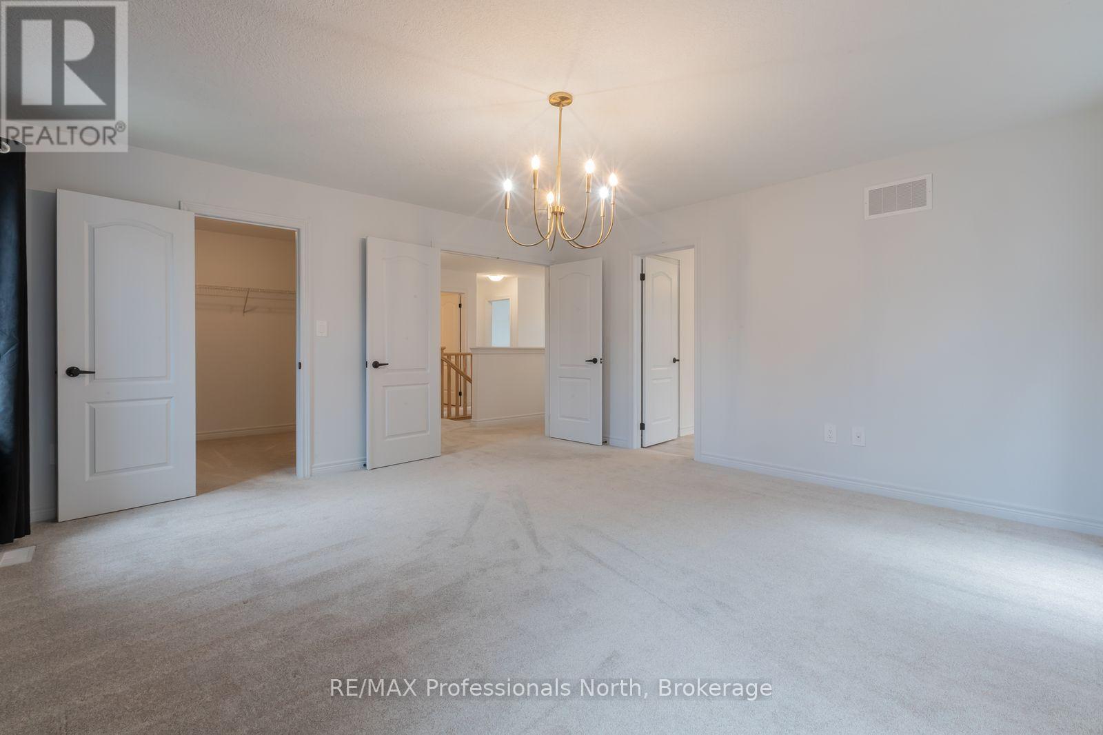 75 Eaglecrest Avenue Property Photo 28