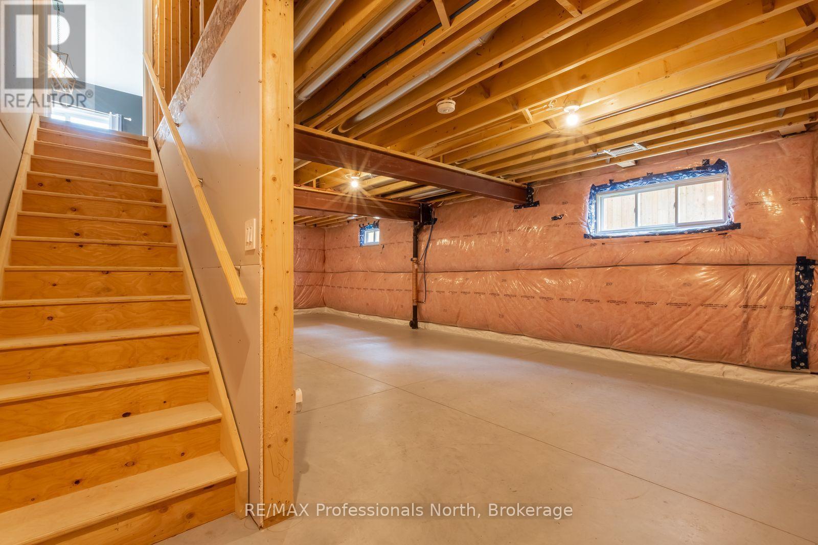 75 Eaglecrest Avenue Property Photo 32