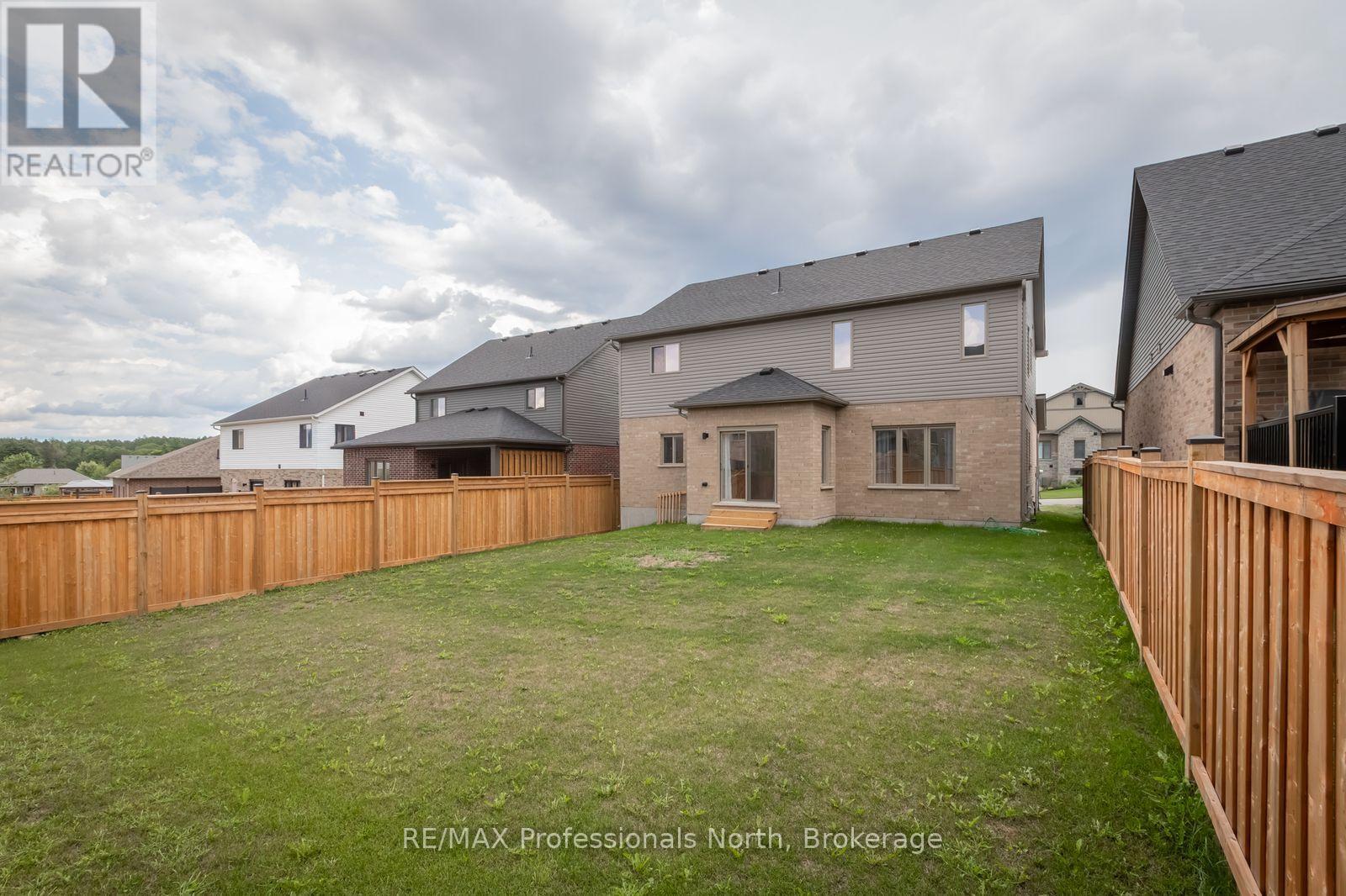 75 Eaglecrest Avenue Property Photo 36