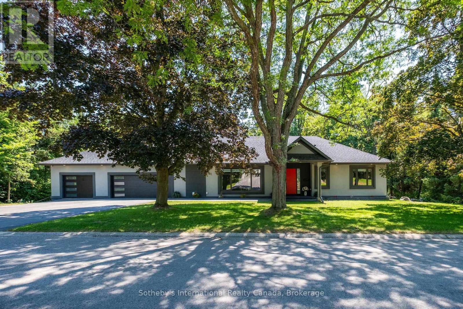 1 Gaywood Gardens Property Photo 1
