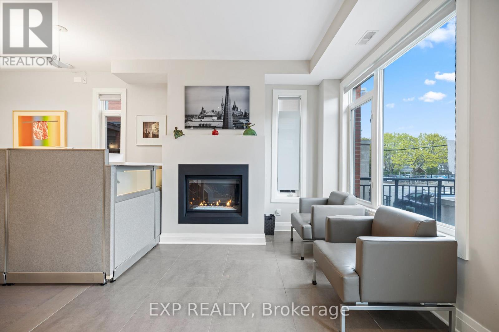 360 Ravenhill Avenue E Property Photo 6