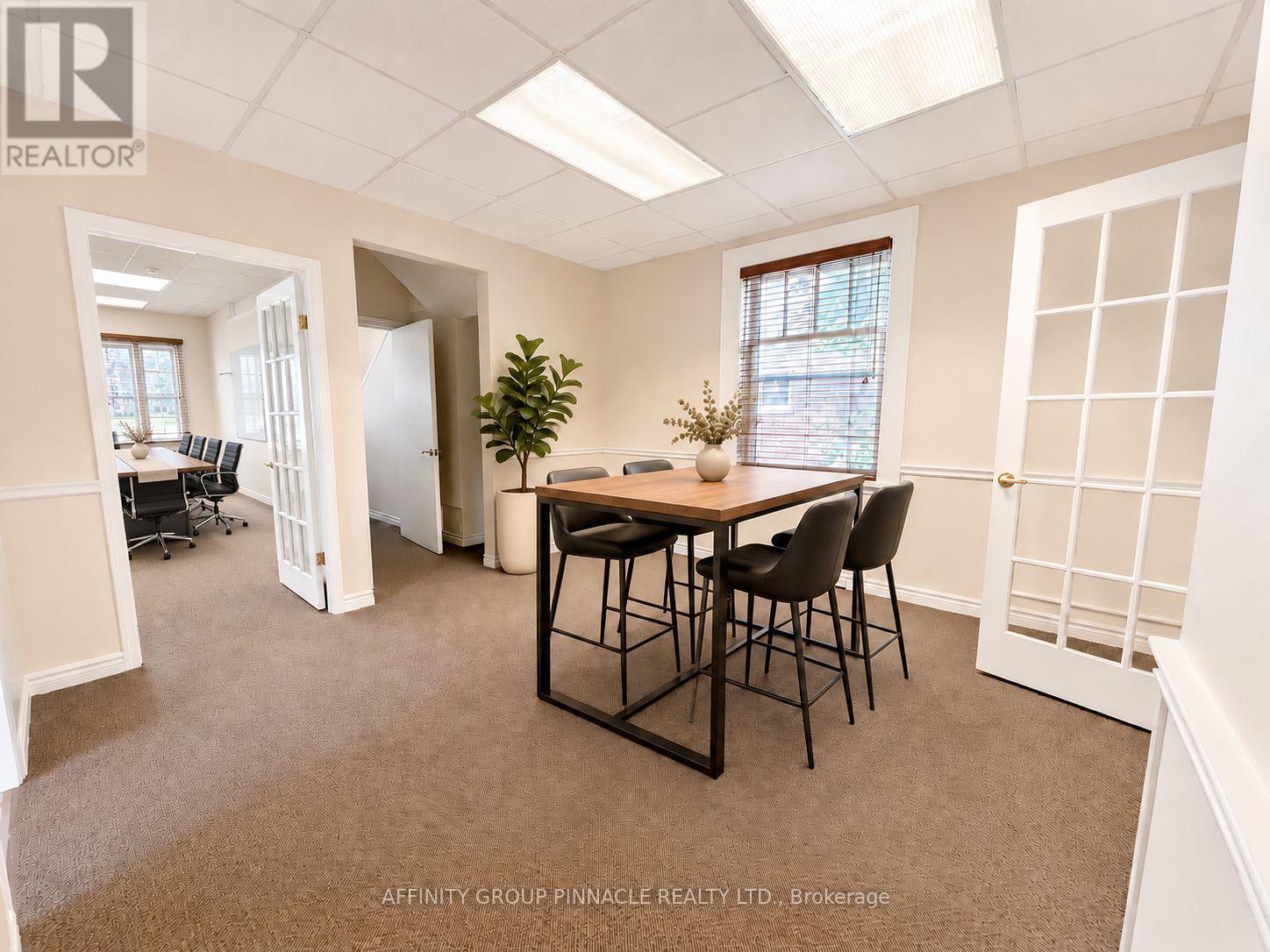 221 Kent Street W Property Photo 18
