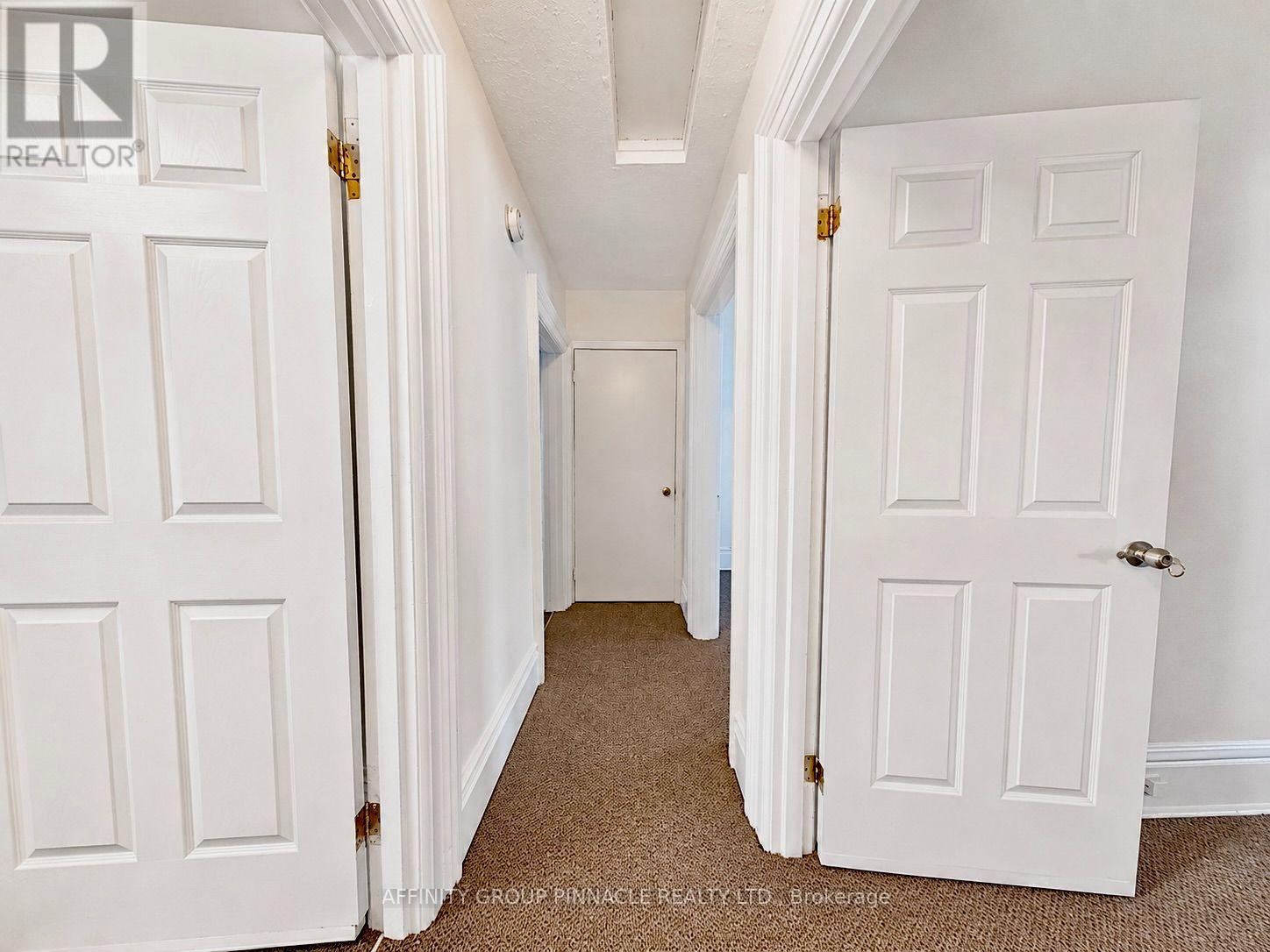 221 Kent Street W Property Photo 28