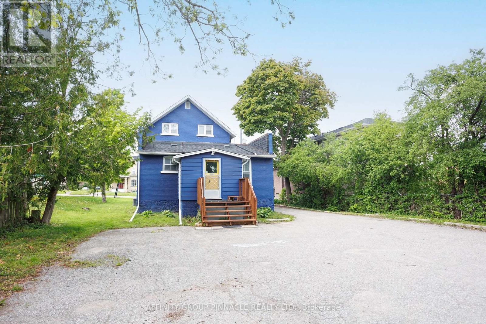 221 Kent Street W Property Photo 41