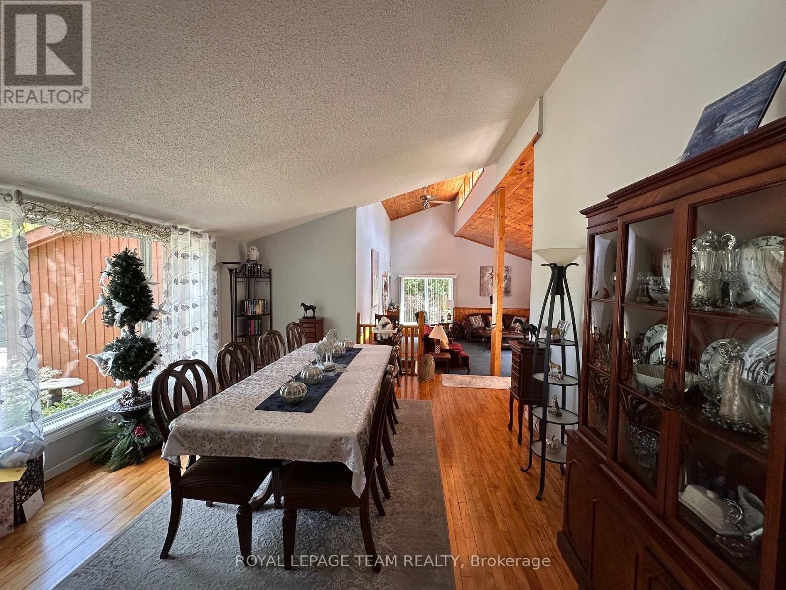 1663 Christina Crescent Property Photo 9
