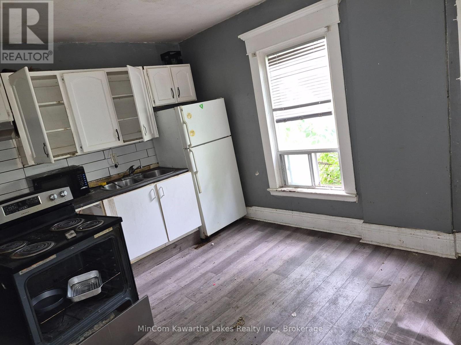 467 Albert Street Property Photo 6