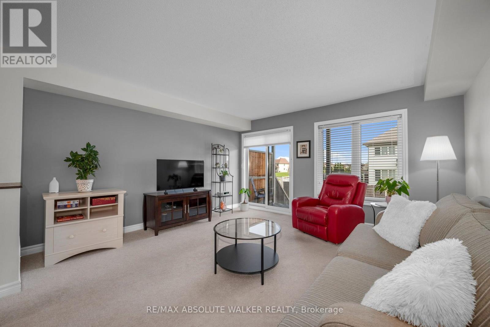 2414 Esprit Drive Property Photo 13
