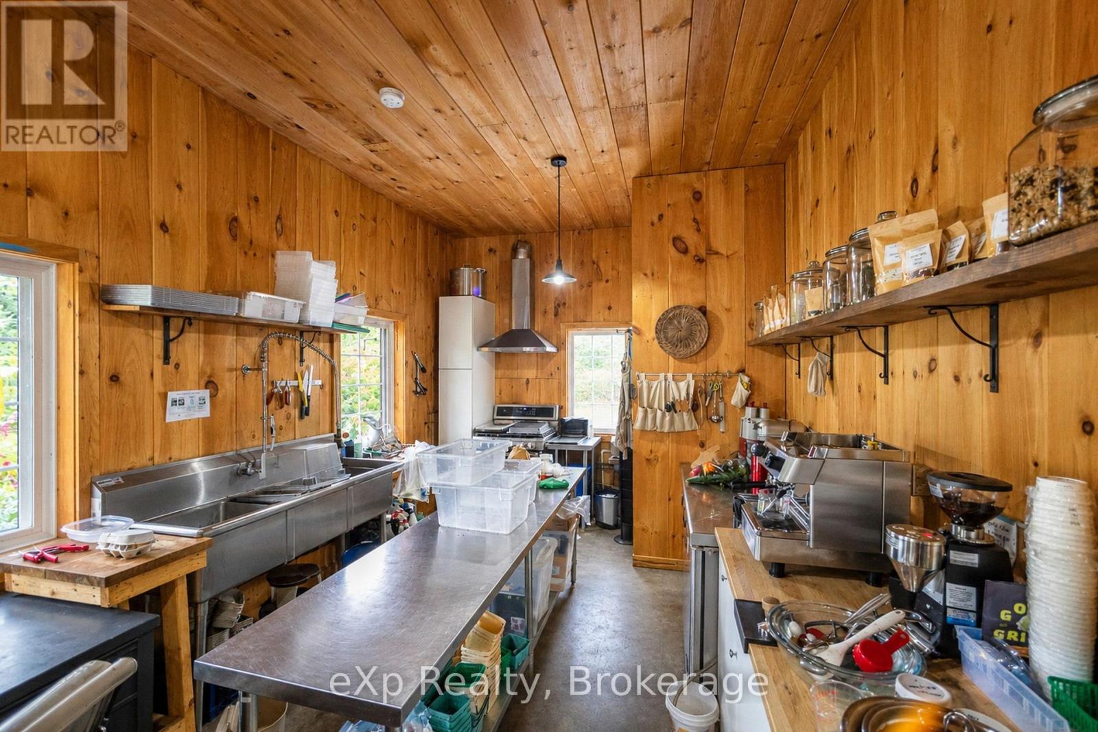 805092 Sideroad 25 Property Photo 32