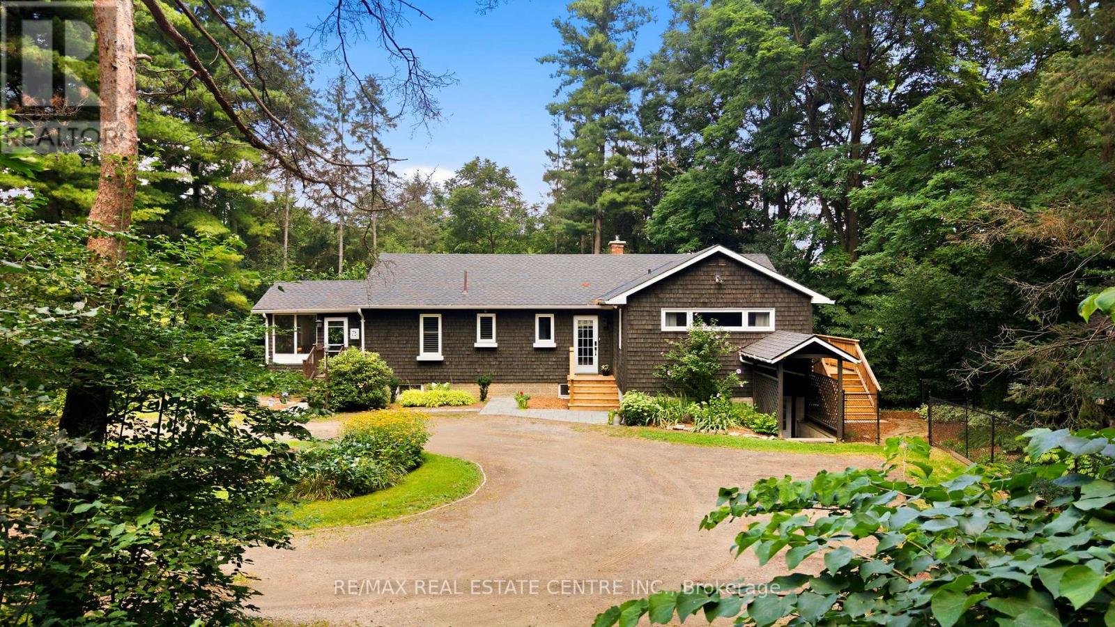 1282 Governors Road Property Photo 1