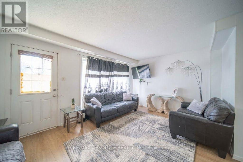 30 E Sonnet Crescent Property Photo 4