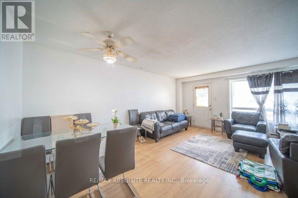30 E Sonnet Crescent Property Photo 5