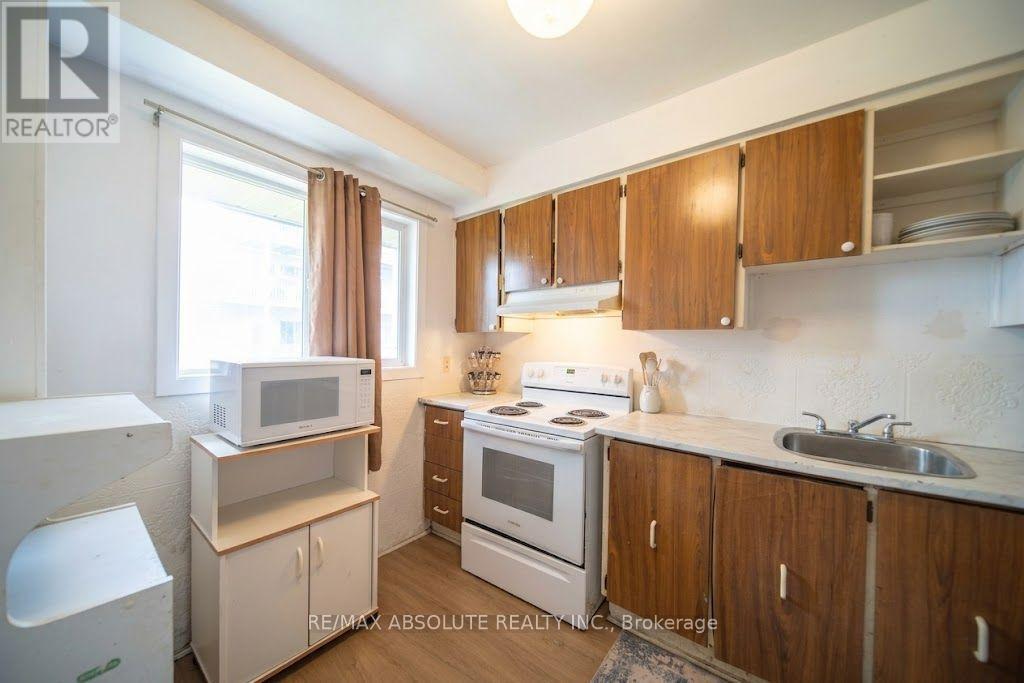 30 E Sonnet Crescent Property Photo 7