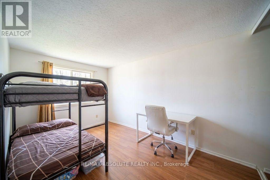 30 E Sonnet Crescent Property Photo 13