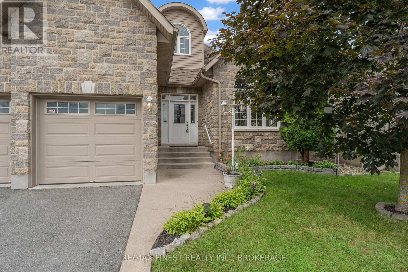 1309 Andersen Drive Property Photo 3