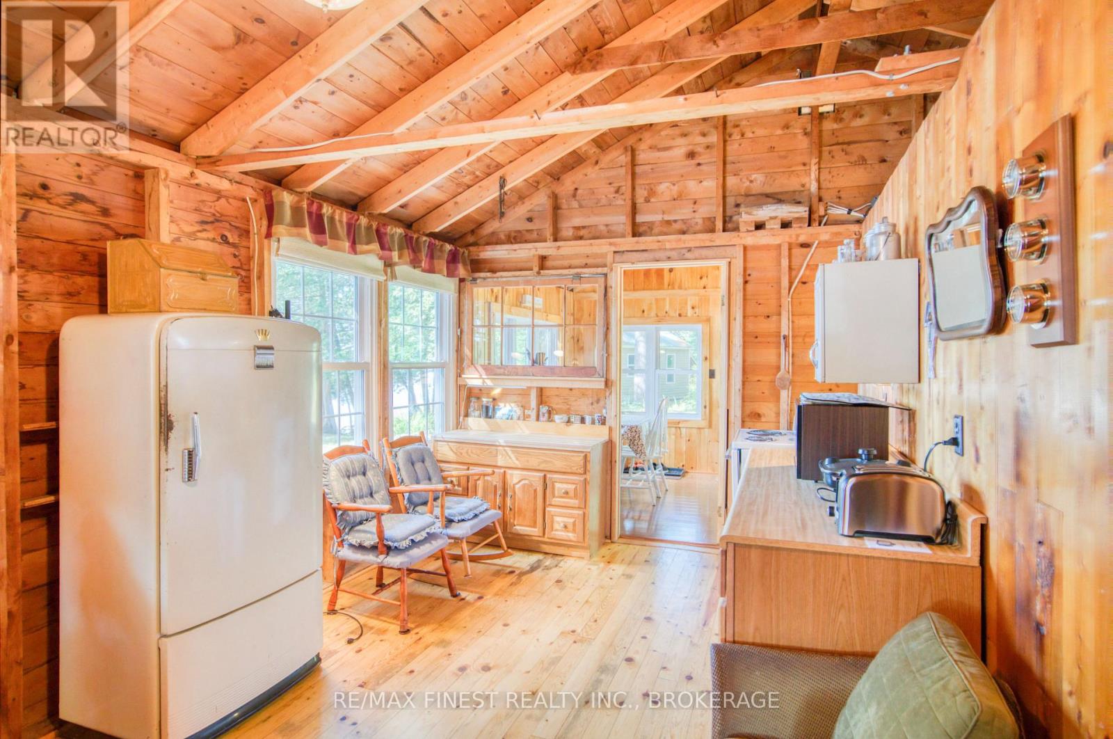 1041a Glass Lane Property Photo 17