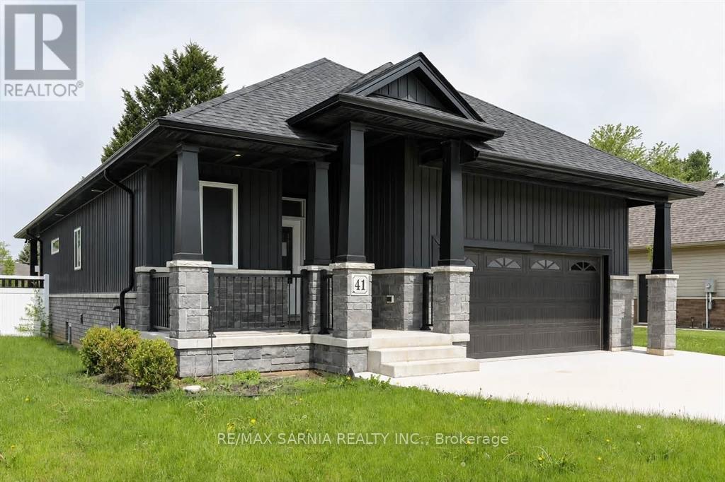 41 SLEEPY MEADOW DRIVE W Property Photo 1