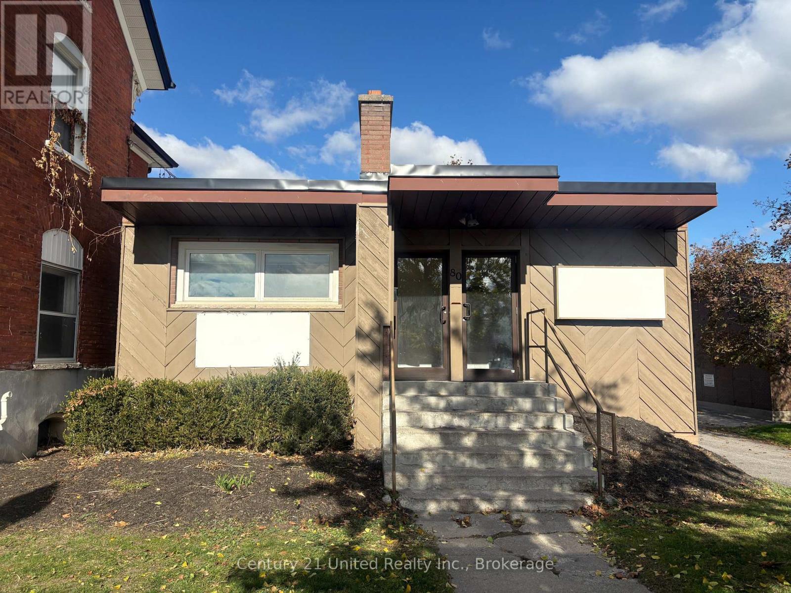 80 Hunter Street E Property Photo 1