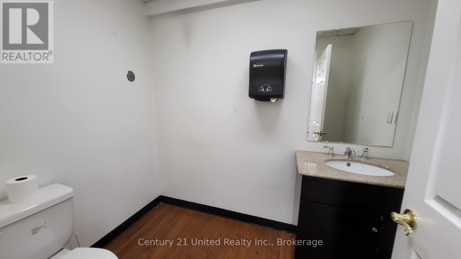 80 Hunter Street E Property Photo 9