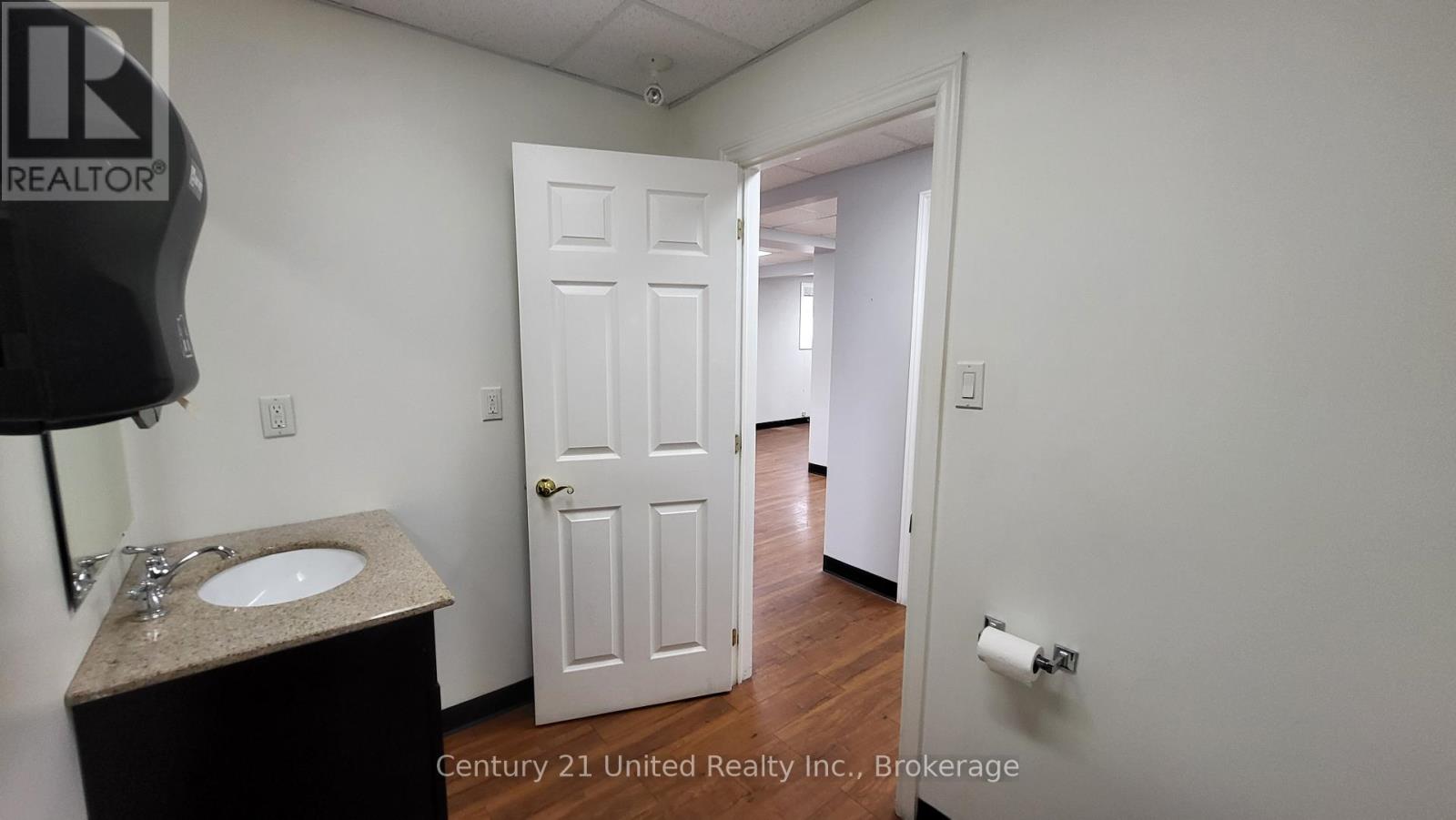80 Hunter Street E Property Photo 10