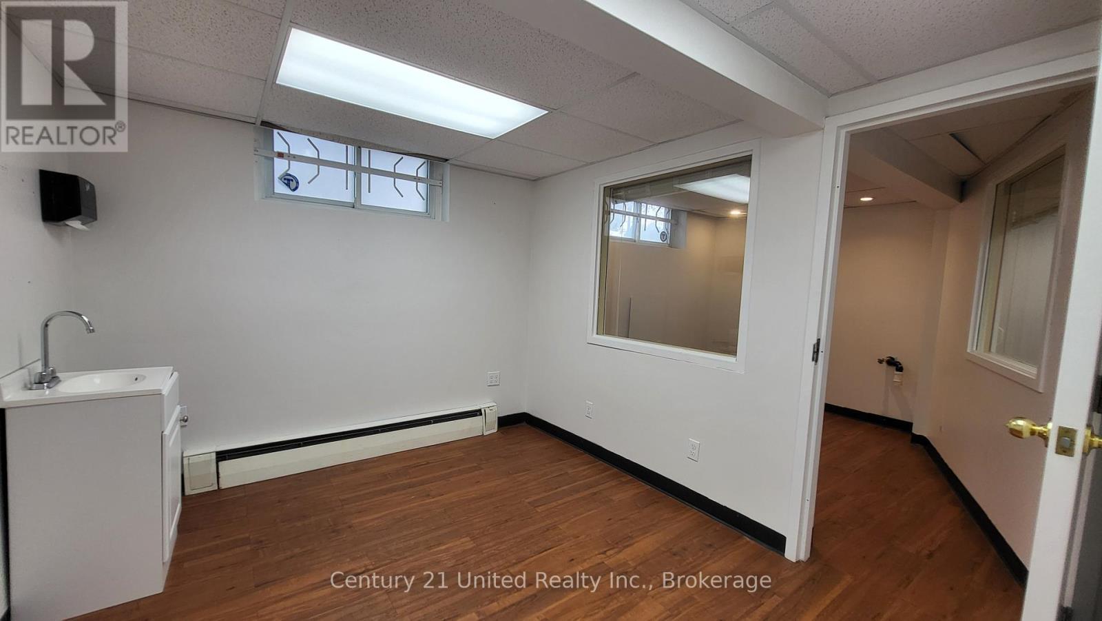 80 Hunter Street E Property Photo 13