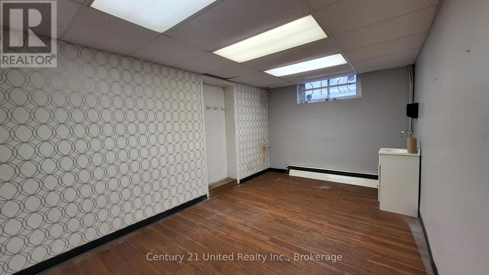 80 Hunter Street E Property Photo 15
