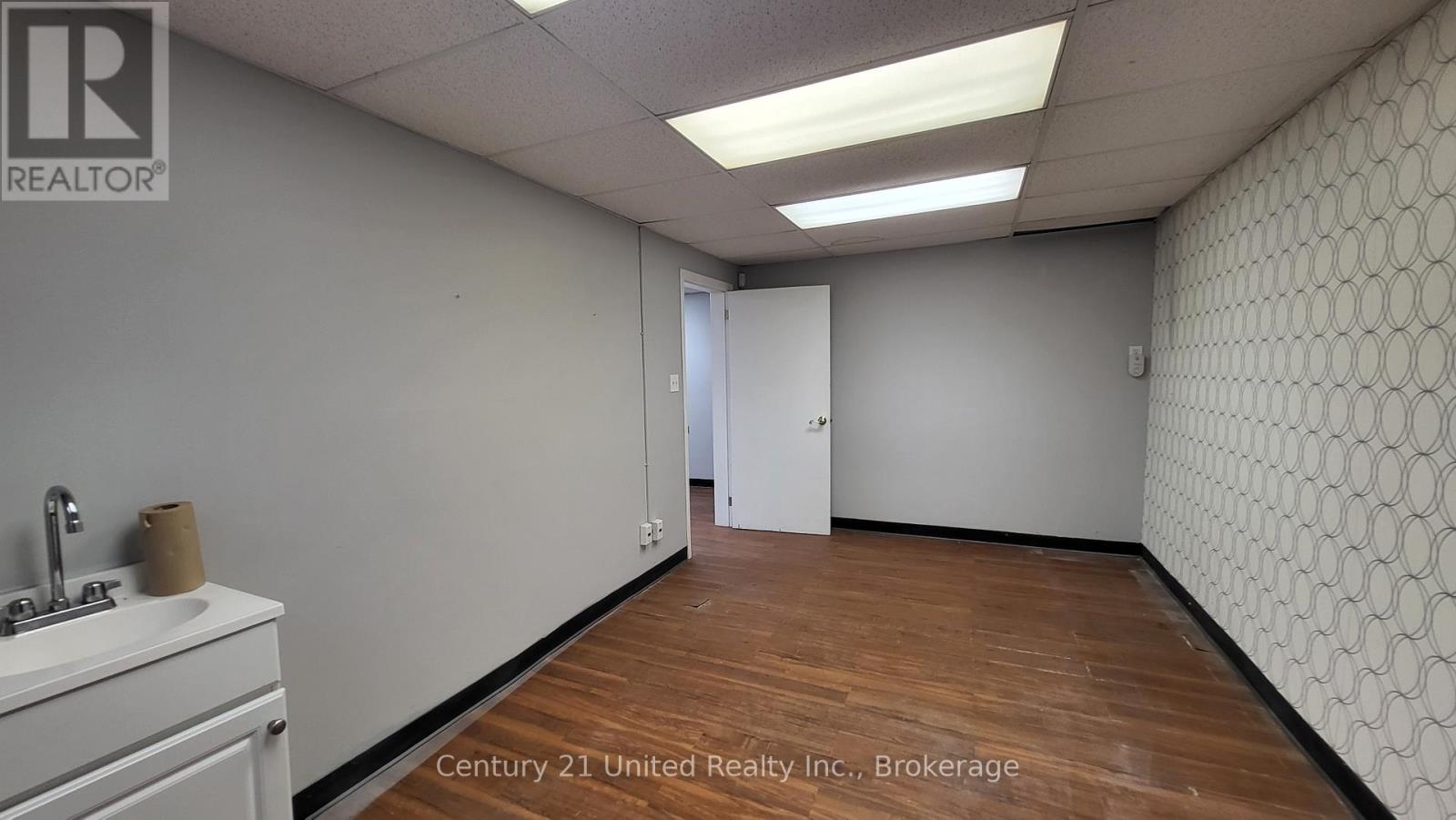 80 Hunter Street E Property Photo 16