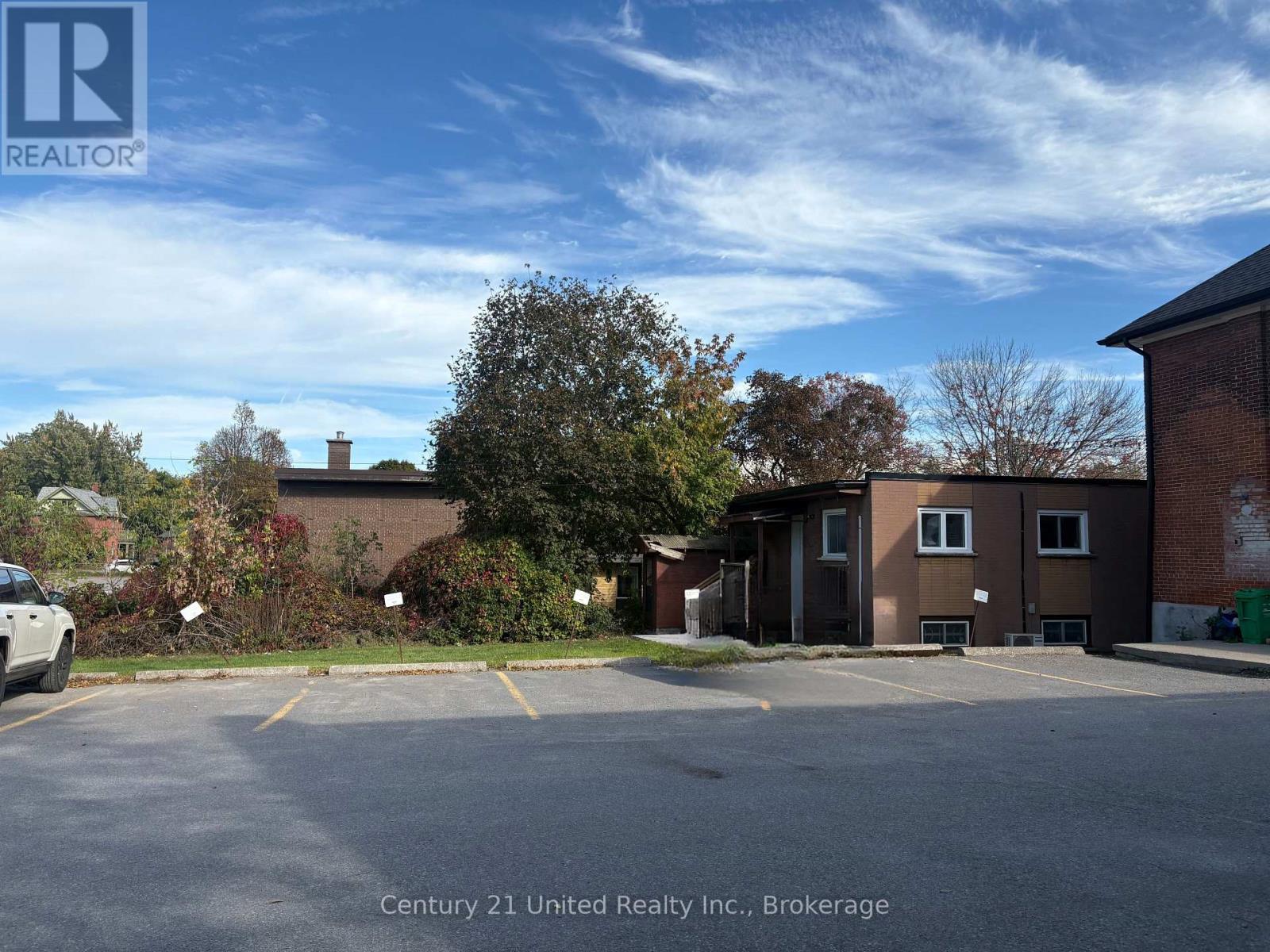 80 Hunter Street E Property Photo 23