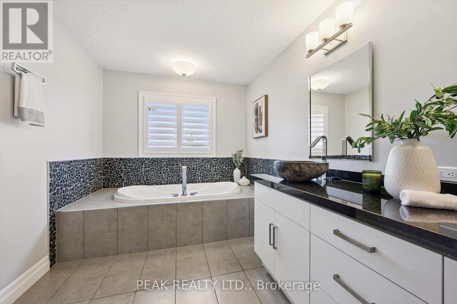 111 Oak Park Drive Property Photo 23