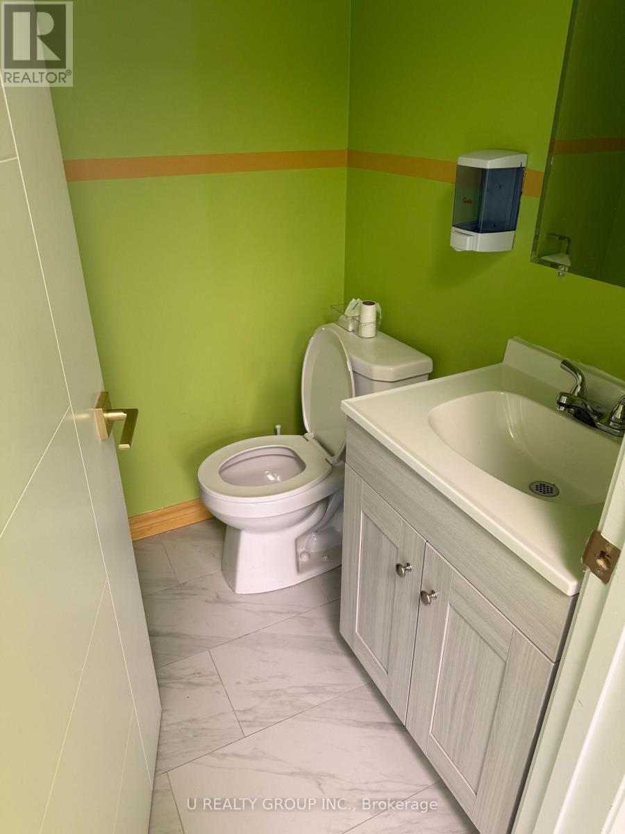 1669 Cyrville Road E Property Photo 8