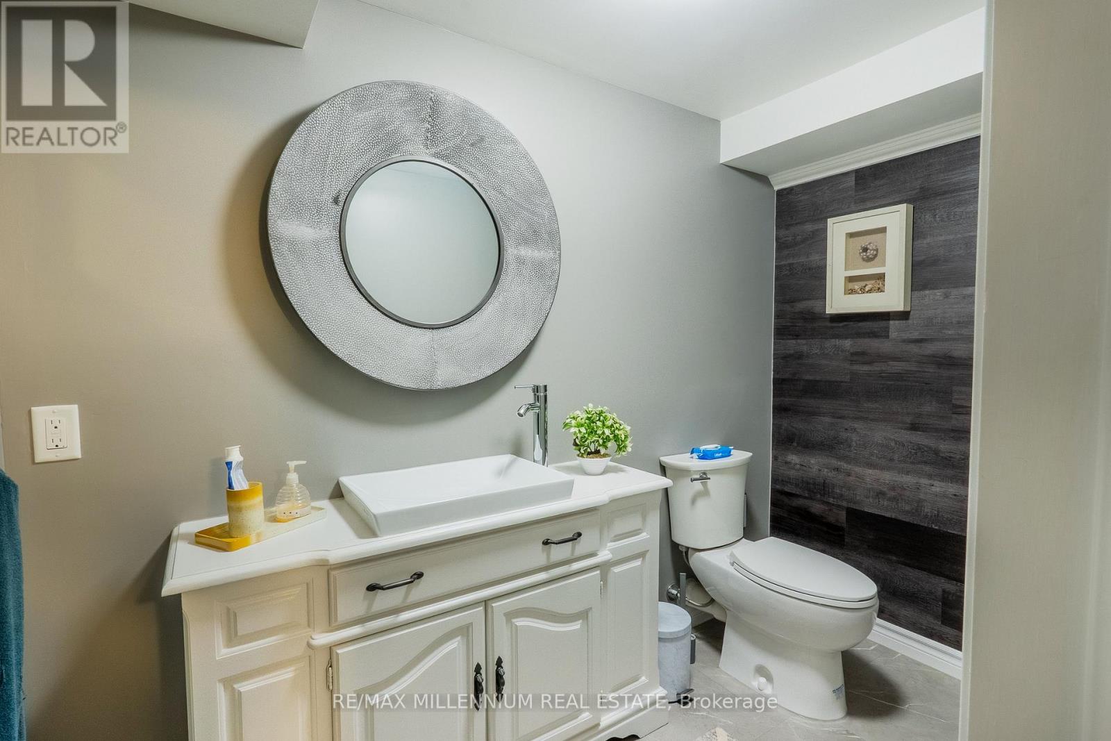 11 - 230 Meadowbrook Drive Property Photo 17