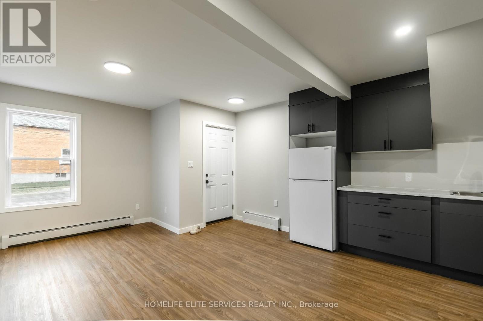 196 Second Avenue E Property Photo 6