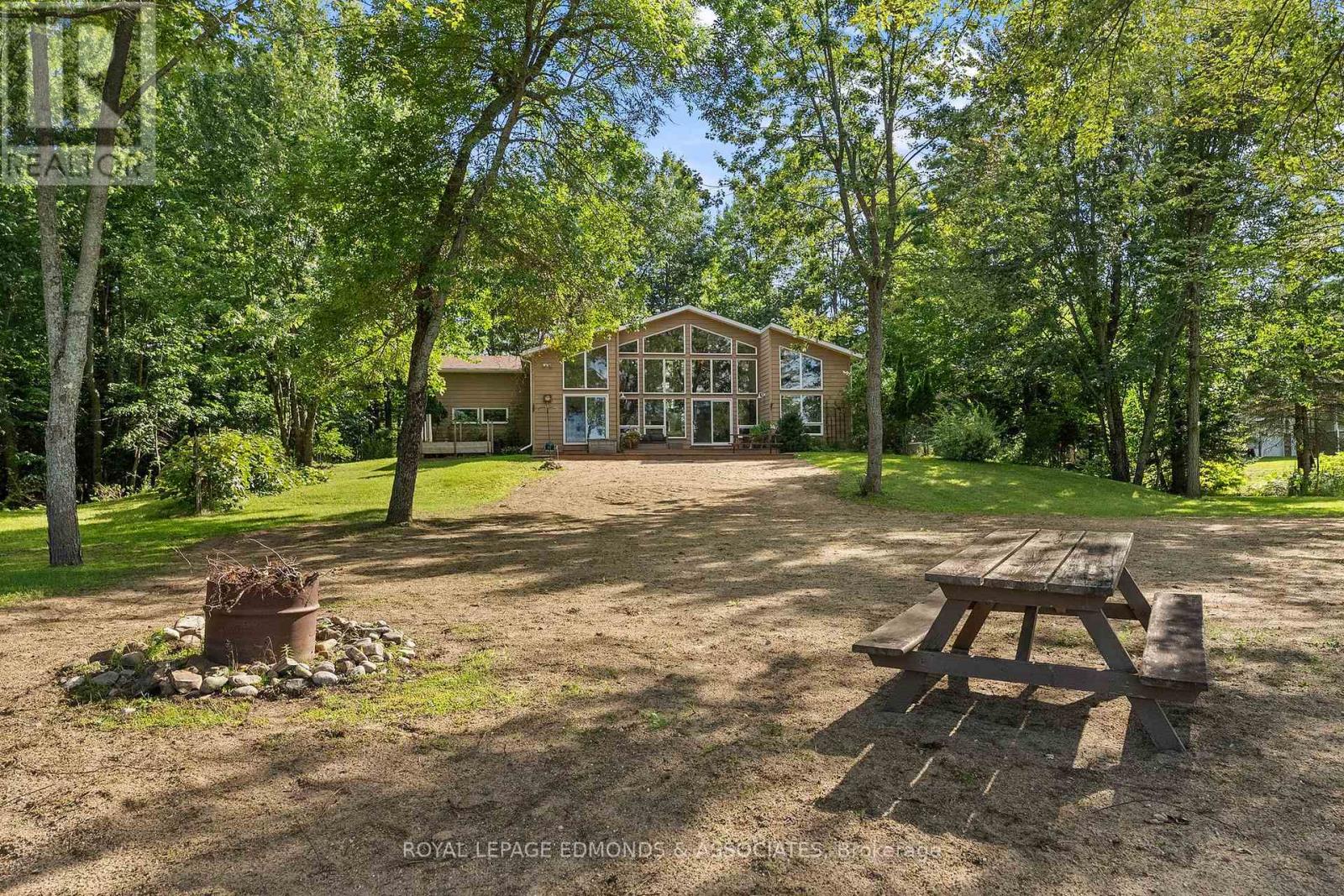 117 Blue Danube Way Property Photo 6