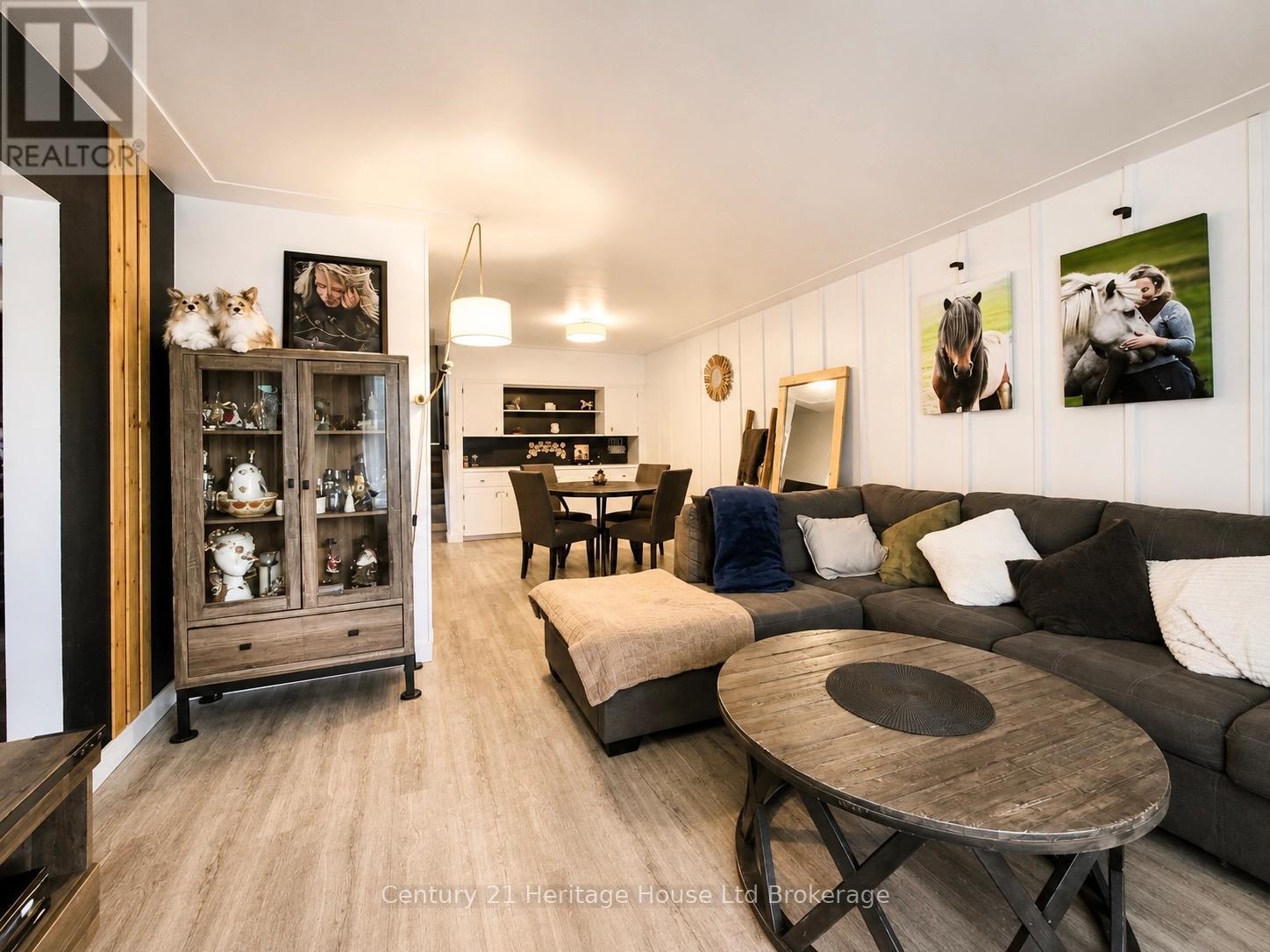A - 54 Frontenac Road Property Photo 6