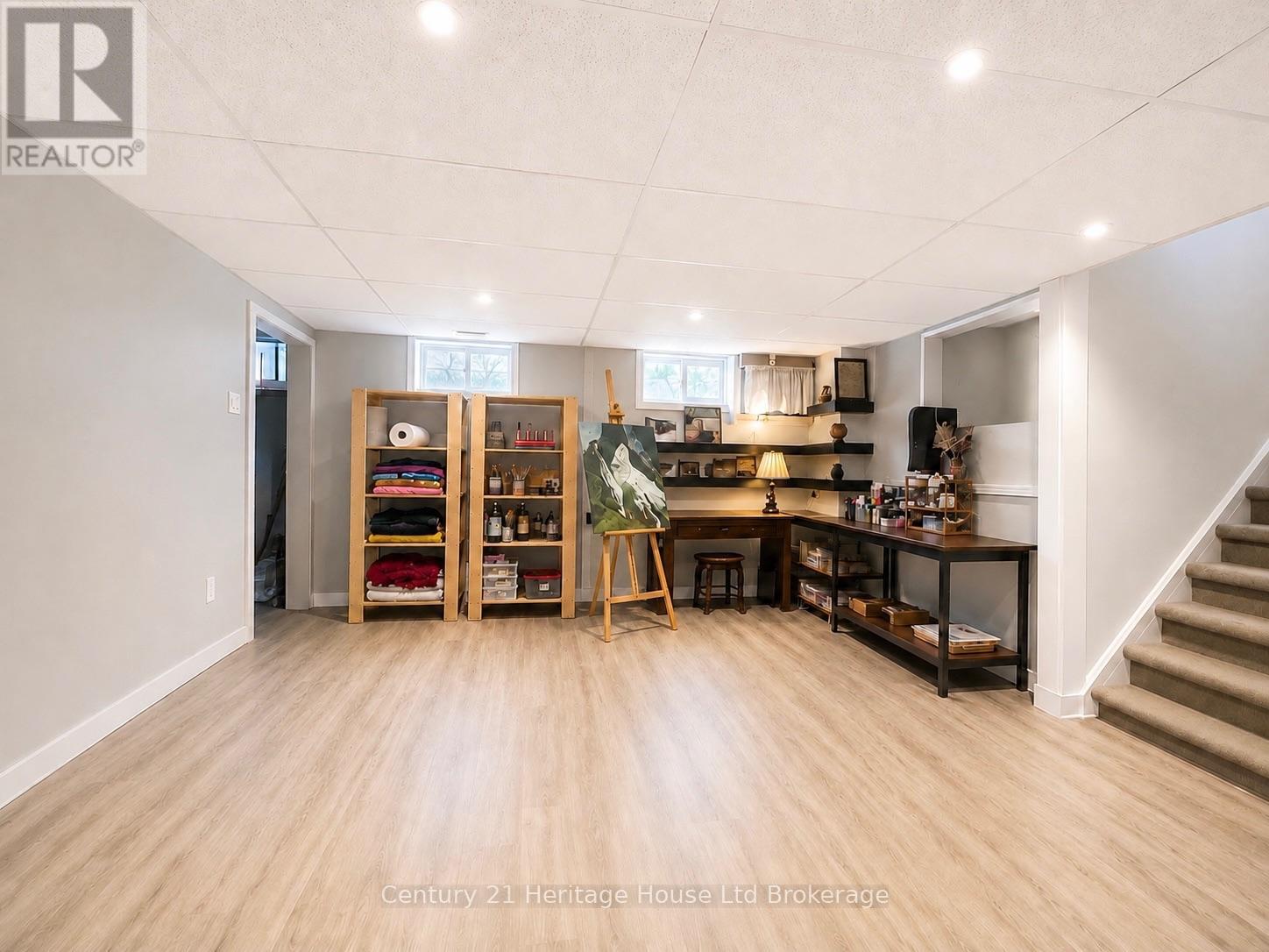 A - 54 Frontenac Road Property Photo 27