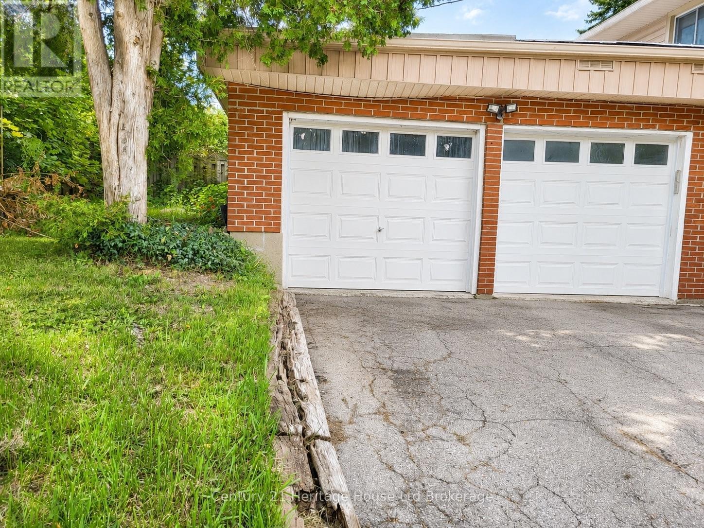 A - 54 Frontenac Road Property Photo 32