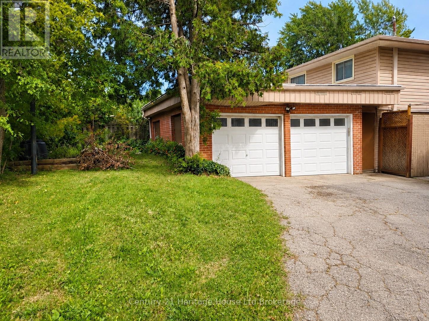 A - 54 Frontenac Road Property Photo 33