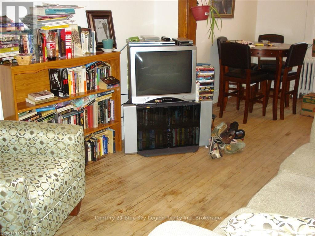 160-164 Main Street E Property Photo 12
