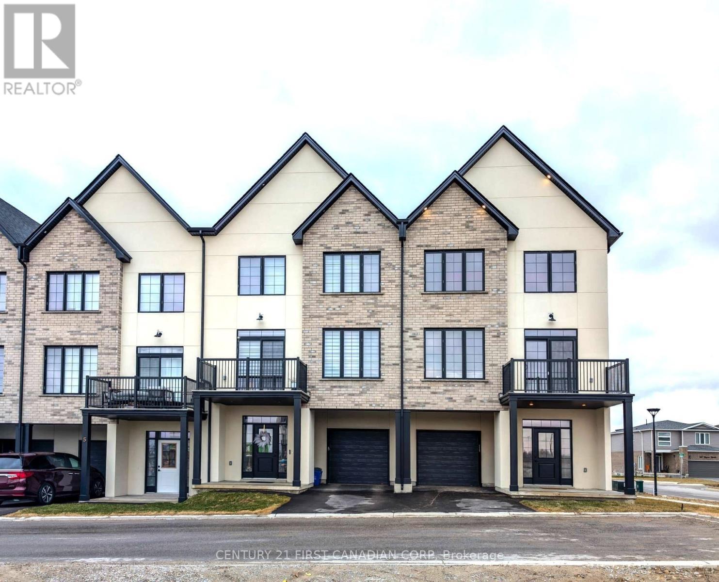 38 - 235 KENNINGTON WAY