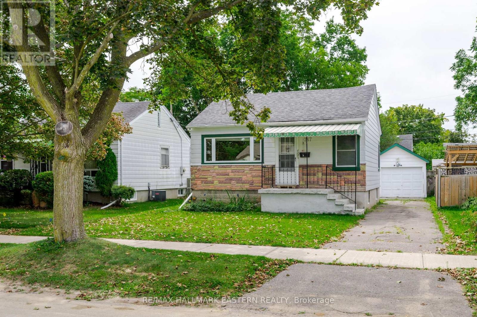 767 DUFFUS STREET Property Photo 1