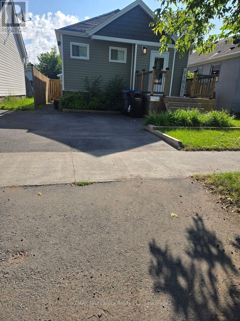 734 Franklin Street S Property Photo 2
