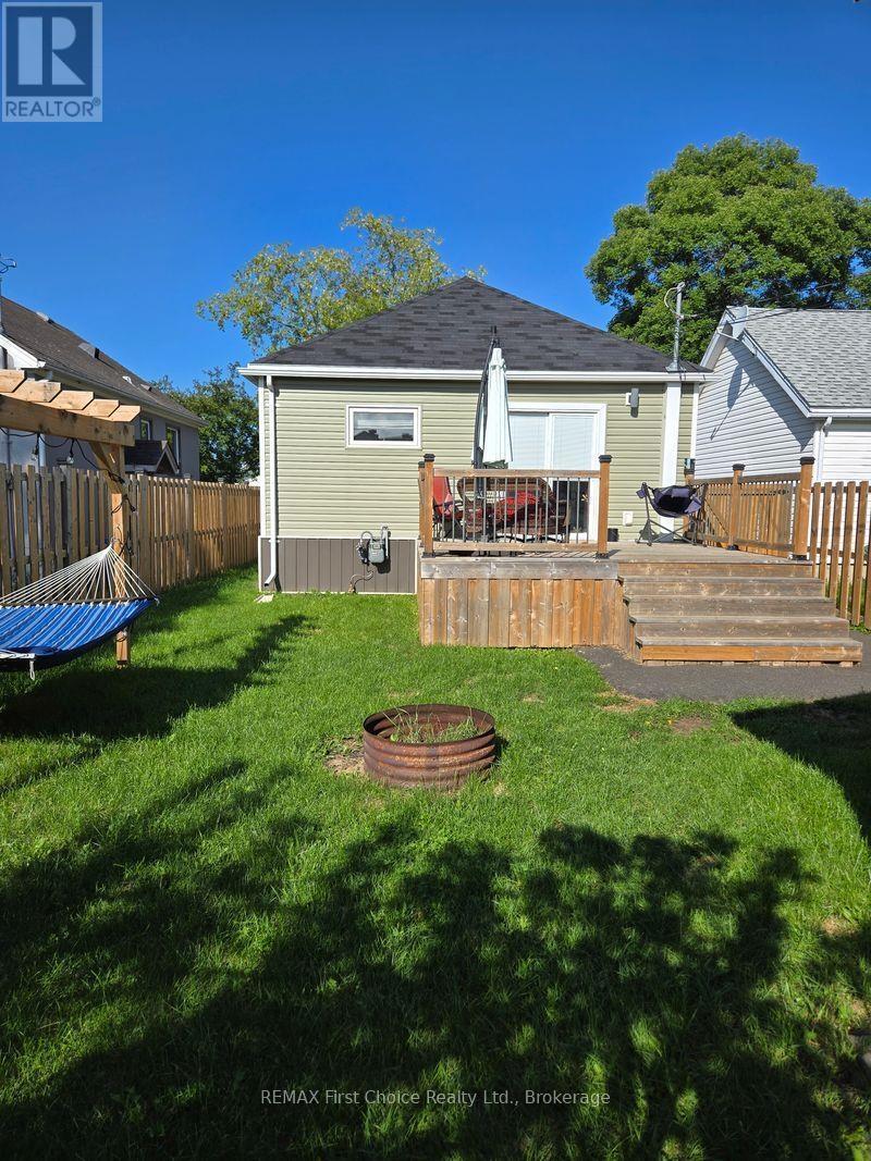734 Franklin Street S Property Photo 6